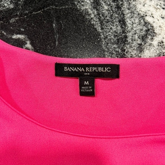 BANANA REPUBLIC puffed shoulders short sleeve bright pink blouse - Picture 10 of 13